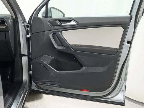 Used 2019 Volkswagen Tiguan SEL w/ 3rd Row Seat Package image 32