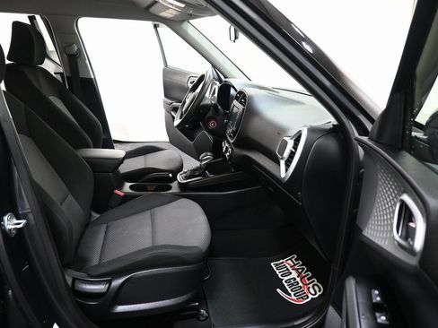 Used 2021 Kia Soul LX image 11