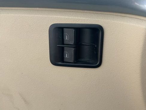 Used 2010 Volkswagen Beetle Coupe image 10