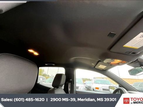 Used 2023 Chevrolet Colorado Trail Boss w/ Technology Package image 15