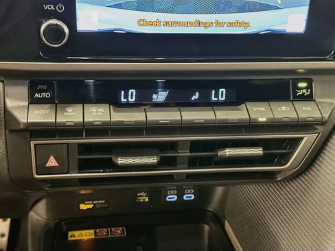 Used 2025 Toyota Camry SE FWD image 24