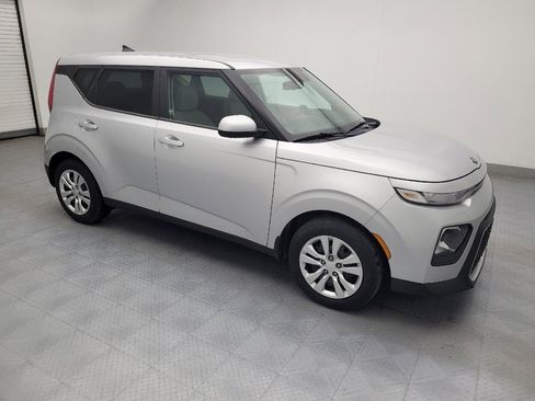 Used 2020 Kia Soul LX image 11