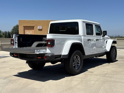 New 2026 Jeep Gladiator Mojave AWD/4WD image 9