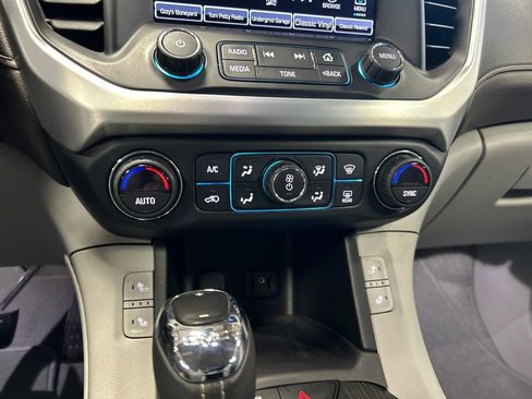 Used 2019 GMC Acadia SLT AWD/4WD image 19