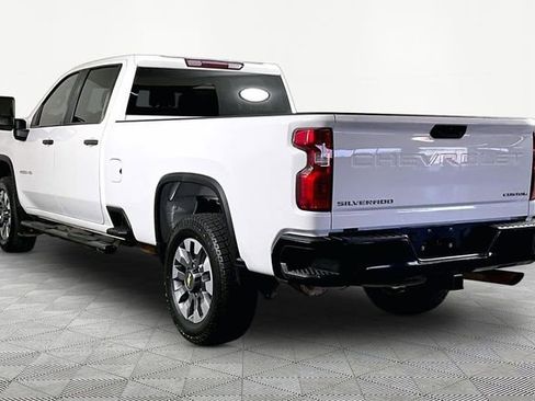 Used 2023 Chevrolet Silverado 2500 Custom w/ Custom Convenience Package AWD/4WD image 4