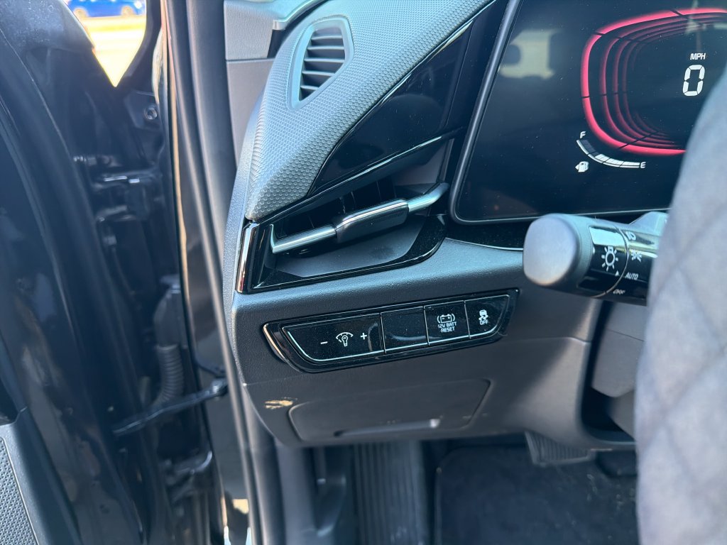 Used 2025 Kia Niro EX FWD image 23