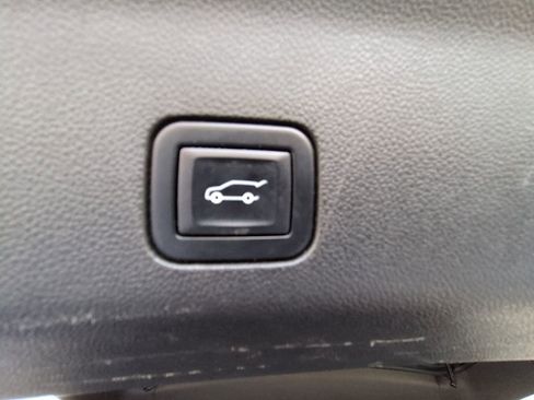 Used 2022 Chevrolet Tahoe RST w/ Luxury Package image 36