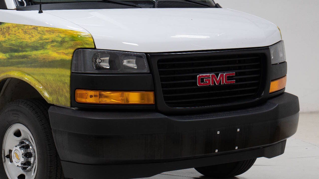 Used 2024 GMC Savana 2500 w/ Driver Convenience Package RWD image 9