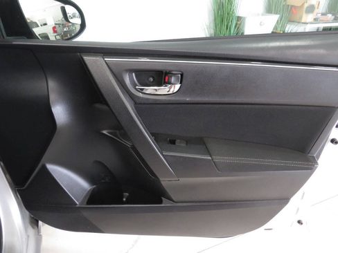 Used 2019 Toyota Corolla LE FWD image 22