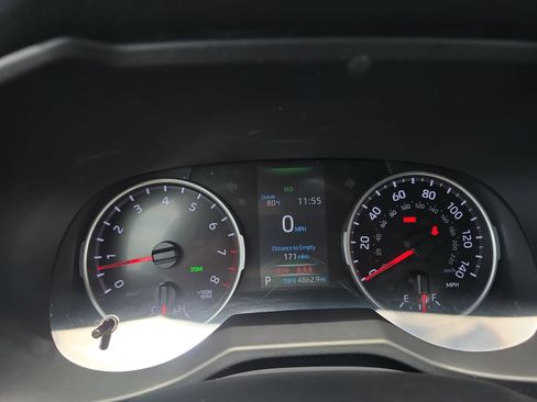 Used 2022 Toyota RAV4 XLE w/ Convenience Package FWD image 19