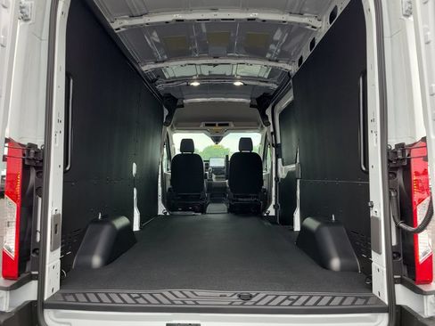 New 2026 Ford Transit 250 148 Medium Roof w/ Load Area Protection Package RWD image 12
