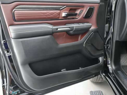 Used 2025 RAM 1500 Limited AWD/4WD image 46