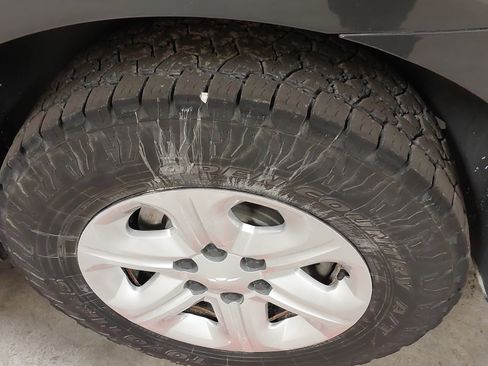 Used 2014 Chevrolet Traverse LS image 33