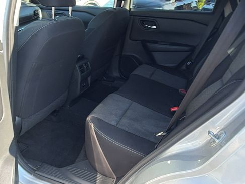 Used 2024 Nissan Rogue SV AWD/4WD image 23
