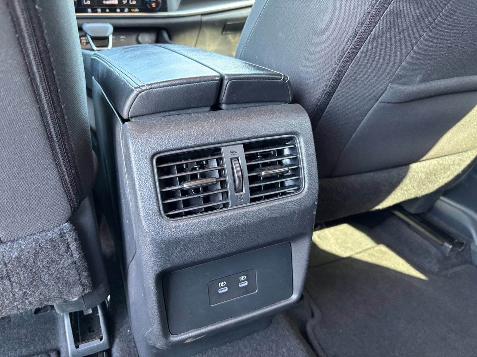Used 2025 Nissan Rogue SV AWD/4WD image 24