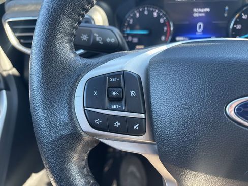 Used 2022 Ford Explorer XLT w/ Equipment Group 202A image 19