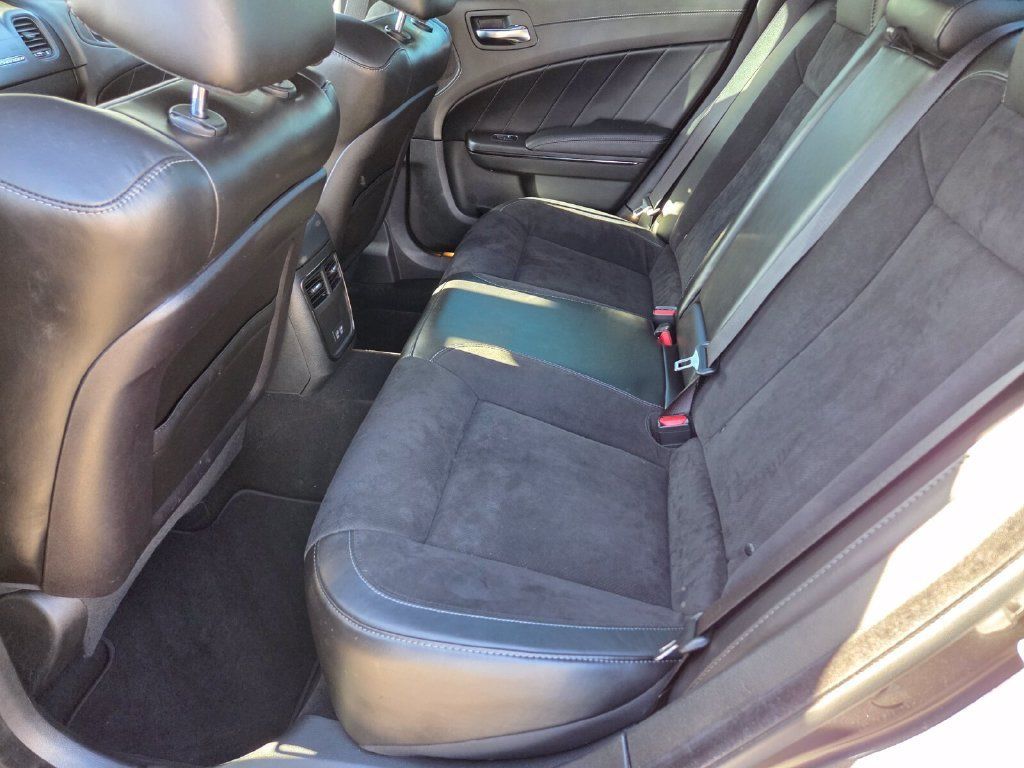 Used 2023 Dodge Charger R/T w/ Plus Group RWD image 15