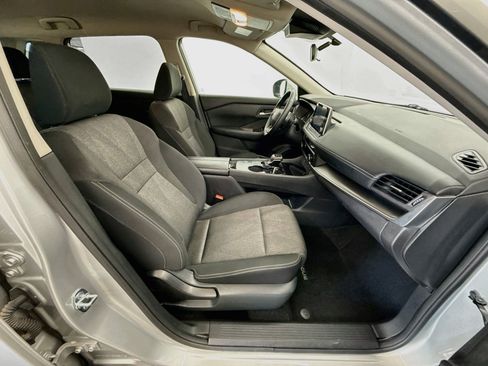 Used 2025 Nissan Rogue SV FWD image 31