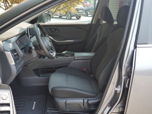 Certified 2021 Nissan Rogue S AWD/4WD image 3