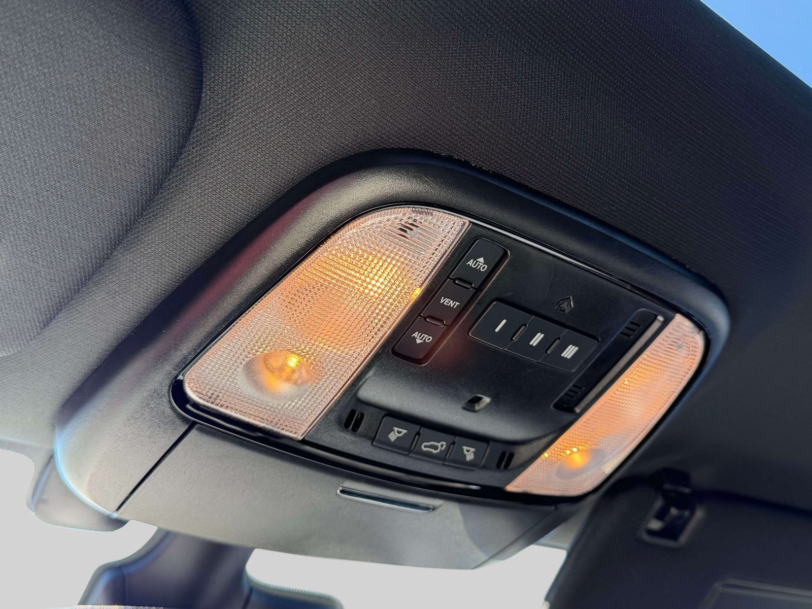 Used 2025 Dodge Durango R/T AWD/4WD image 30