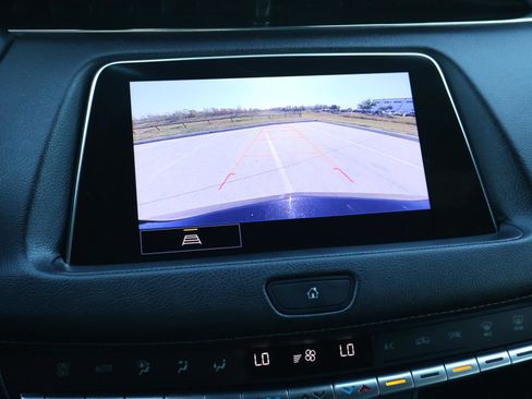 Used 2023 Cadillac XT4 Luxury w/ Cold Weather Package image 32