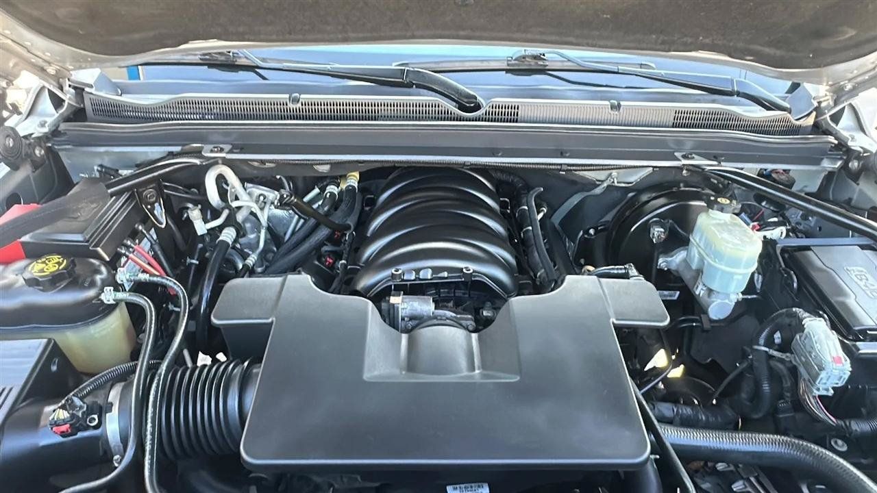 Used 2020 Chevrolet Suburban LT AWD/4WD image 38