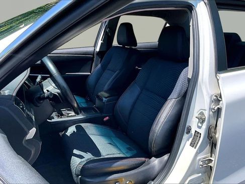 Used 2015 Toyota Camry SE FWD image 15