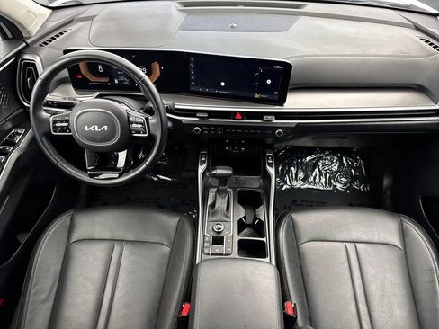 Used 2024 Kia Sorento S image 12