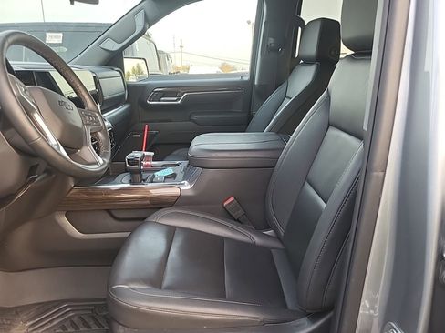 Used 2025 Chevrolet Silverado 1500 LT Trail Boss w/ LT Trail Boss Premium Package AWD/4WD image 8