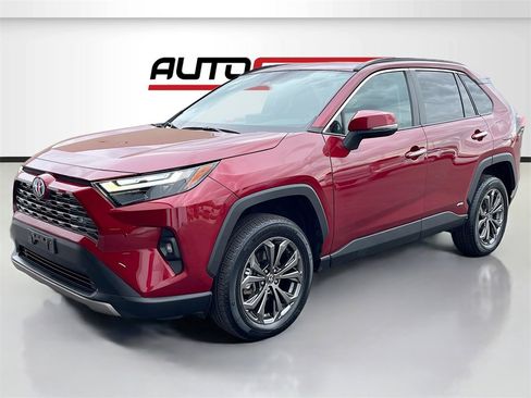 Used 2022 Toyota RAV4 Limited image 3