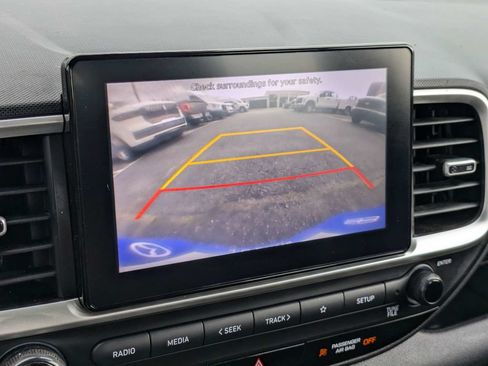 Used 2022 Hyundai Venue SE w/ Cargo Package FWD image 21