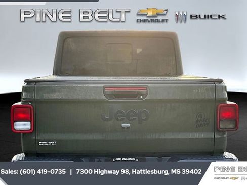 Used 2022 Jeep Gladiator Willys image 4