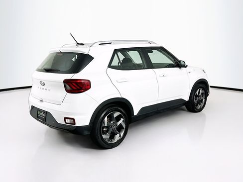 Used 2025 Hyundai Venue SEL FWD image 9