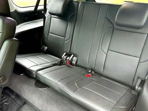 Used 2019 Chevrolet Suburban LT image 10
