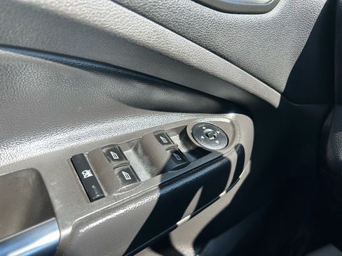 Used 2018 Ford Escape SE image 17