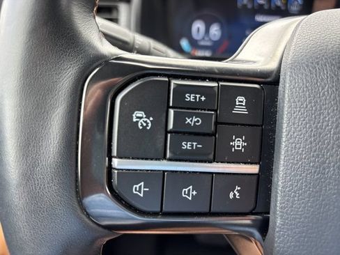 Used 2024 Ford Expedition Platinum AWD/4WD image 34