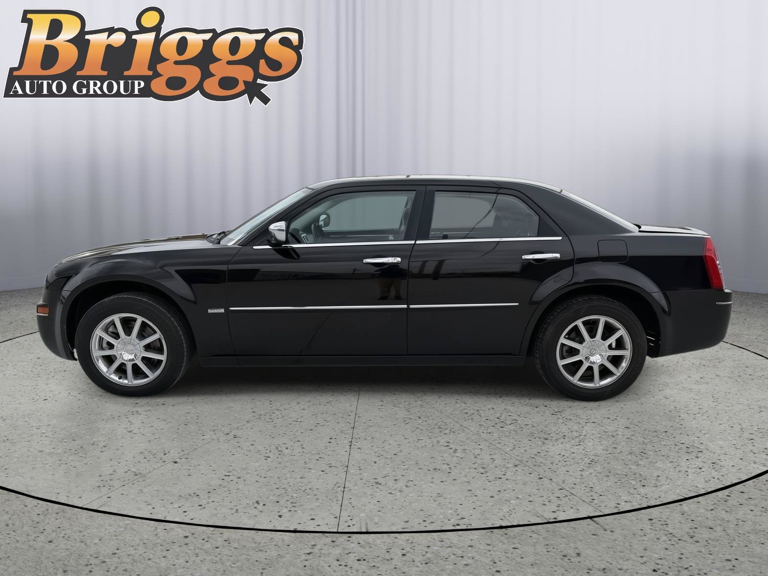 Used 2010 Chrysler 300 Touring AWD/4WD image 2
