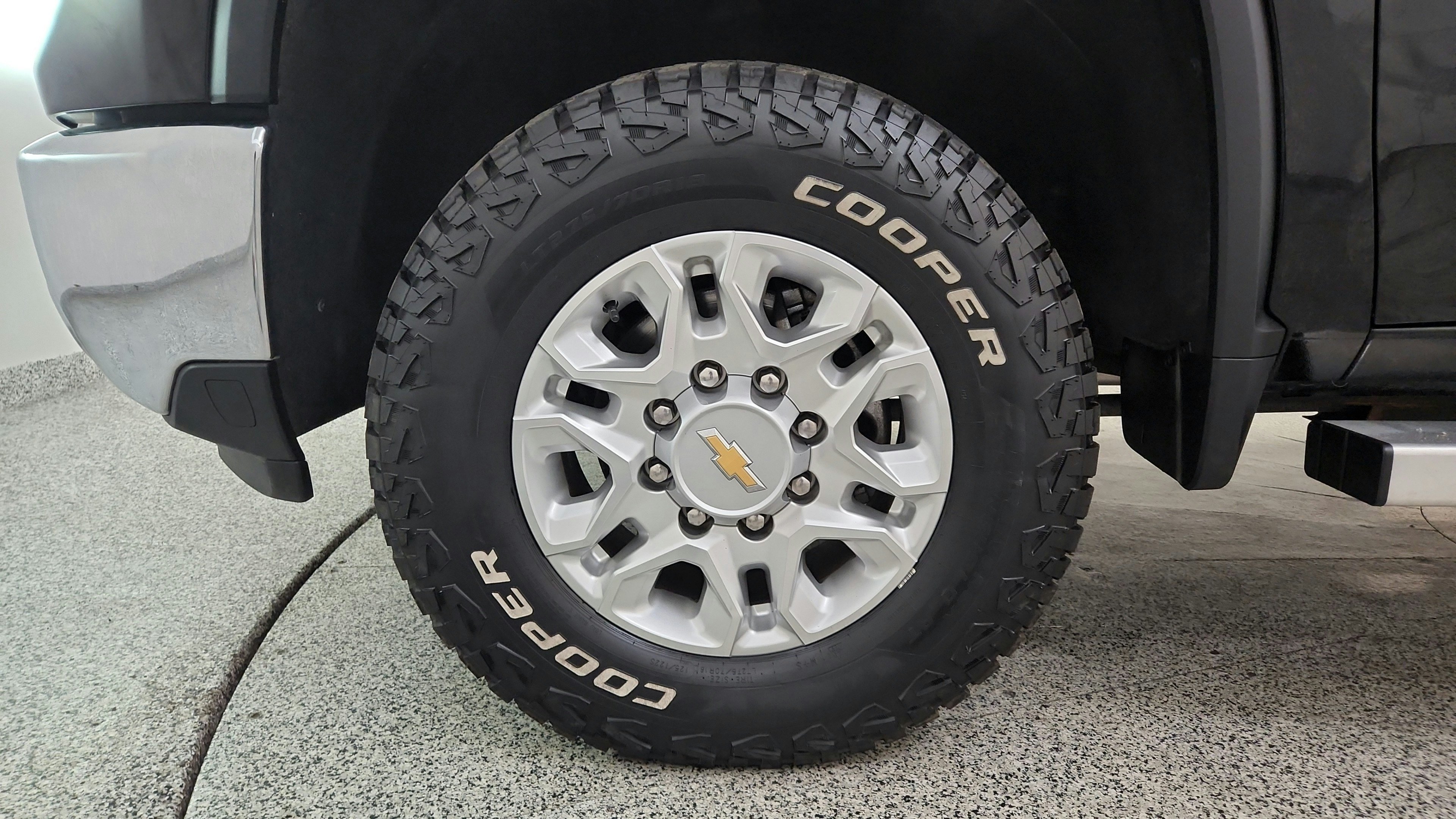Used 2024 Chevrolet Silverado 2500 LTZ AWD/4WD image 36