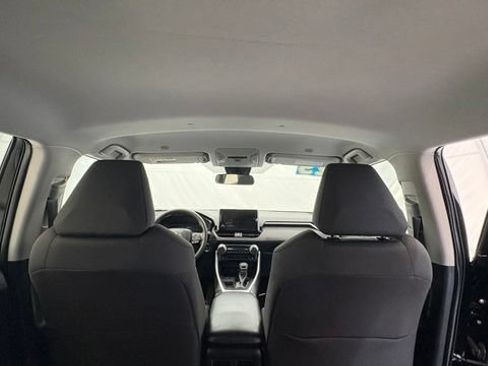 Used 2025 Toyota RAV4 XLE FWD image 29