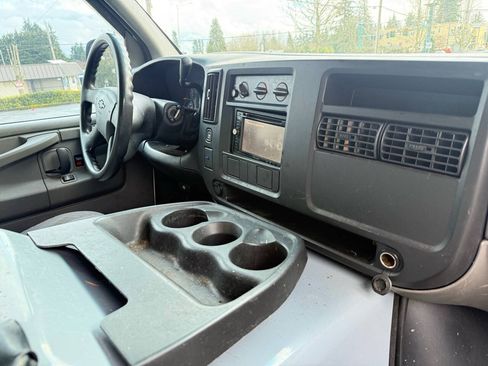 Used 2005 Chevrolet Express 3500 Extended RWD image 8
