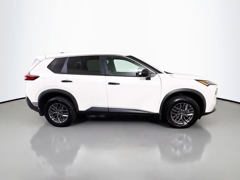 Used 2022 Nissan Rogue S AWD/4WD image 11