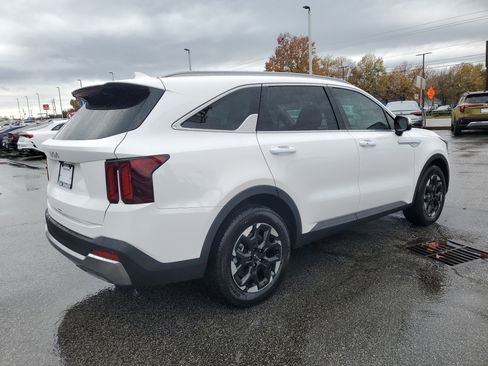 New 2026 Kia Sorento S image 6