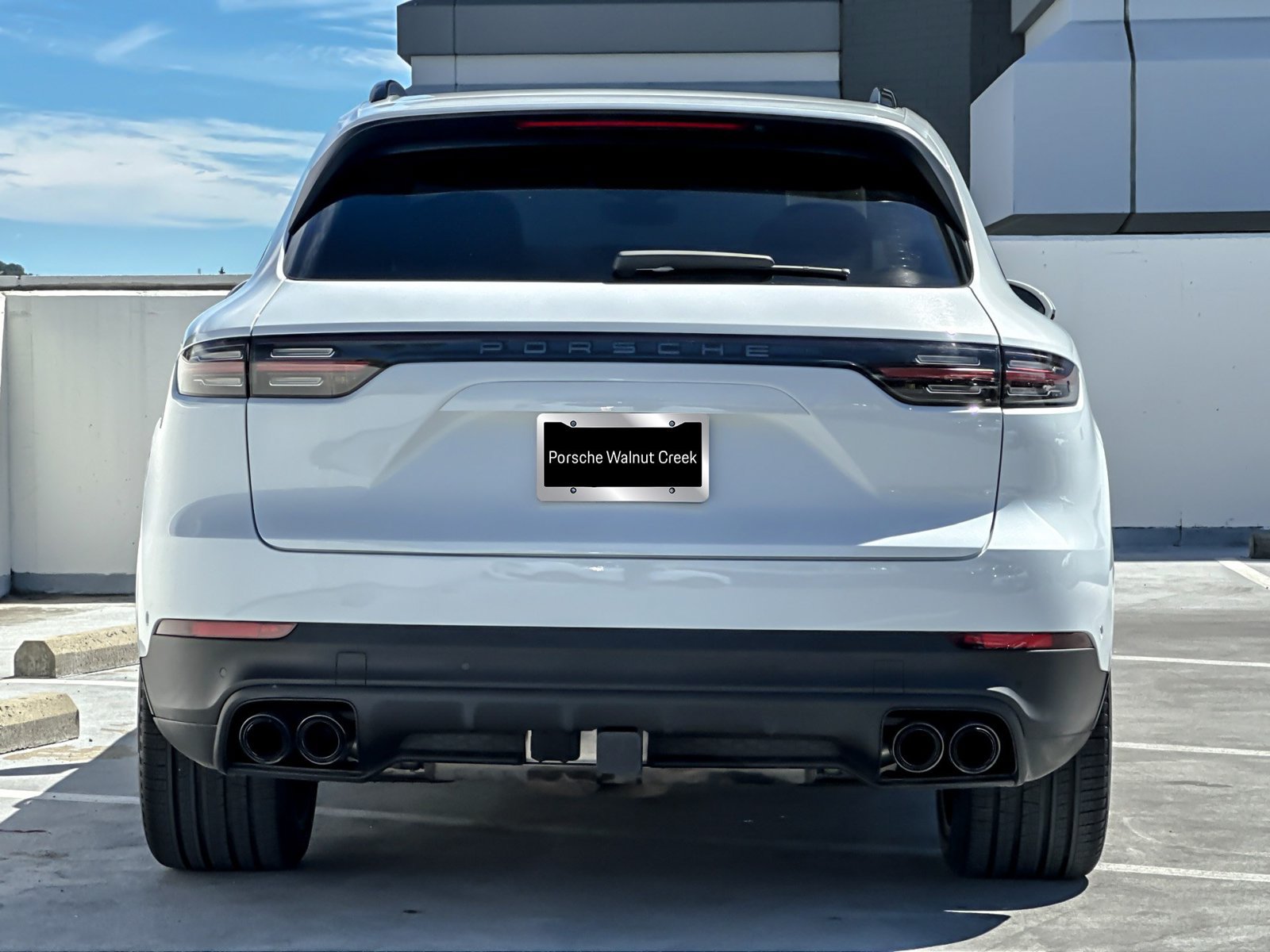 Used 2023 Porsche Cayenne Platinum Edition AWD/4WD image 8