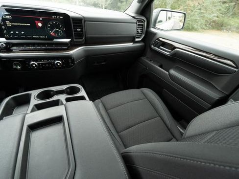 Used 2024 GMC Sierra 1500 Elevation image 19