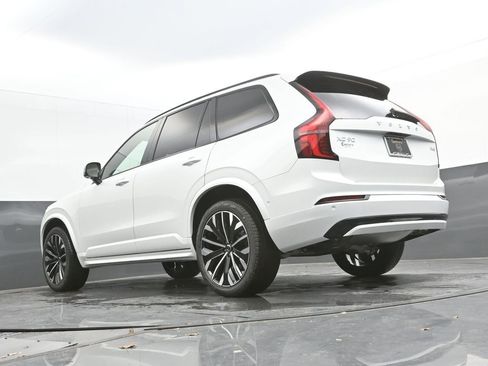 New 2026 Volvo XC90 B6 Ultra w/ Lounge Package AWD/4WD image 32