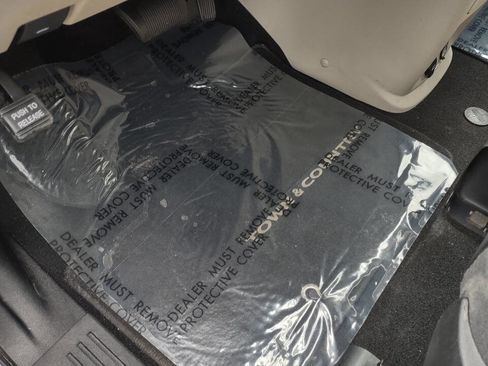 Used 2015 Chrysler Town & Country Touring w/ Driver Convenience Group image 13