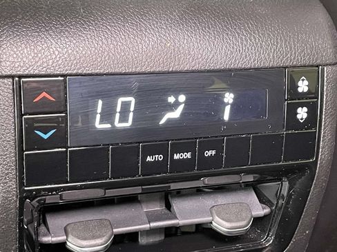 Used 2023 Jeep Grand Cherokee L Laredo AWD/4WD image 22