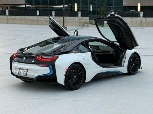 Used 2019 BMW i8 Coupe AWD/4WD image 34