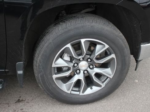 Used 2024 Chevrolet Silverado 1500 LT AWD/4WD image 34