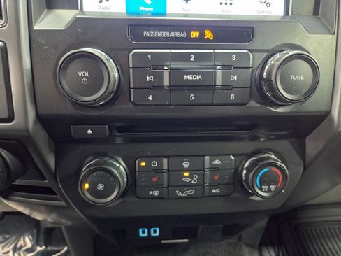 Used 2018 Ford F150 XLT w/ Equipment Group 302A Luxury AWD/4WD image 35